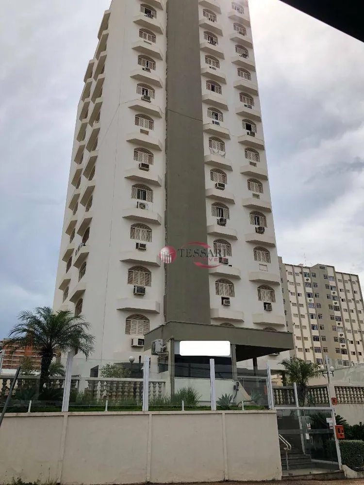 Apartamento, 3 quartos, 140 m² - Foto 1
