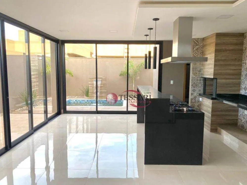 Casa, 3 quartos, 217 m² - Foto 4