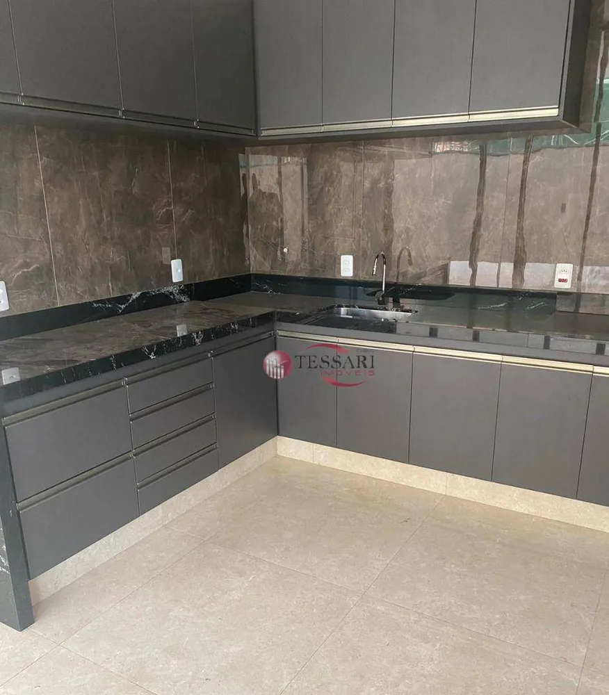 Casa, 3 quartos, 250 m² - Foto 3