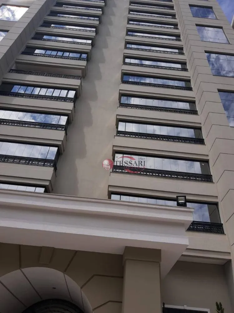 Apartamento, 3 quartos, 245 m² - Foto 1