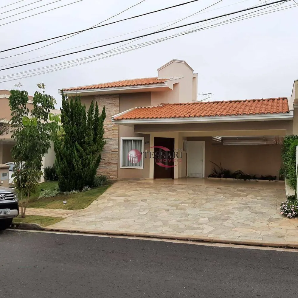 Casa, 3 quartos, 216 m² - Foto 1