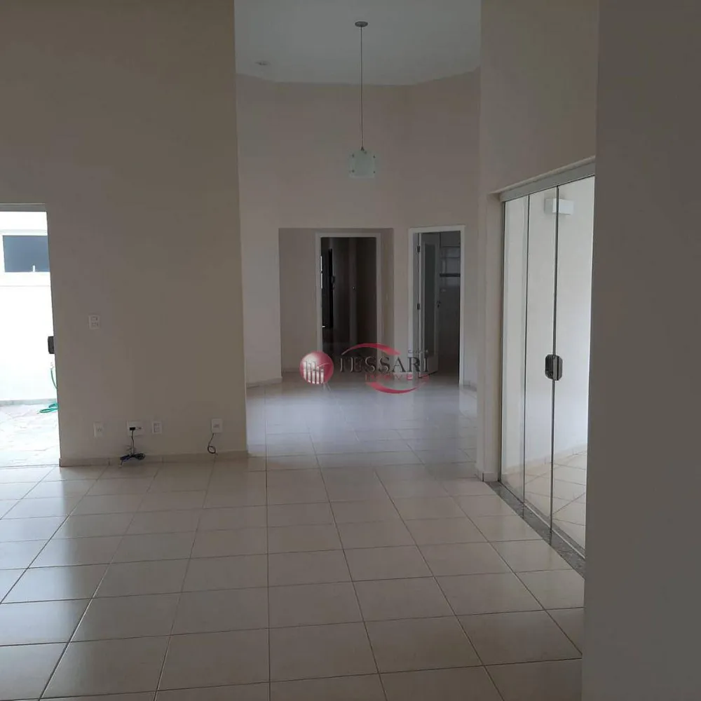 Casa, 3 quartos, 216 m² - Foto 2