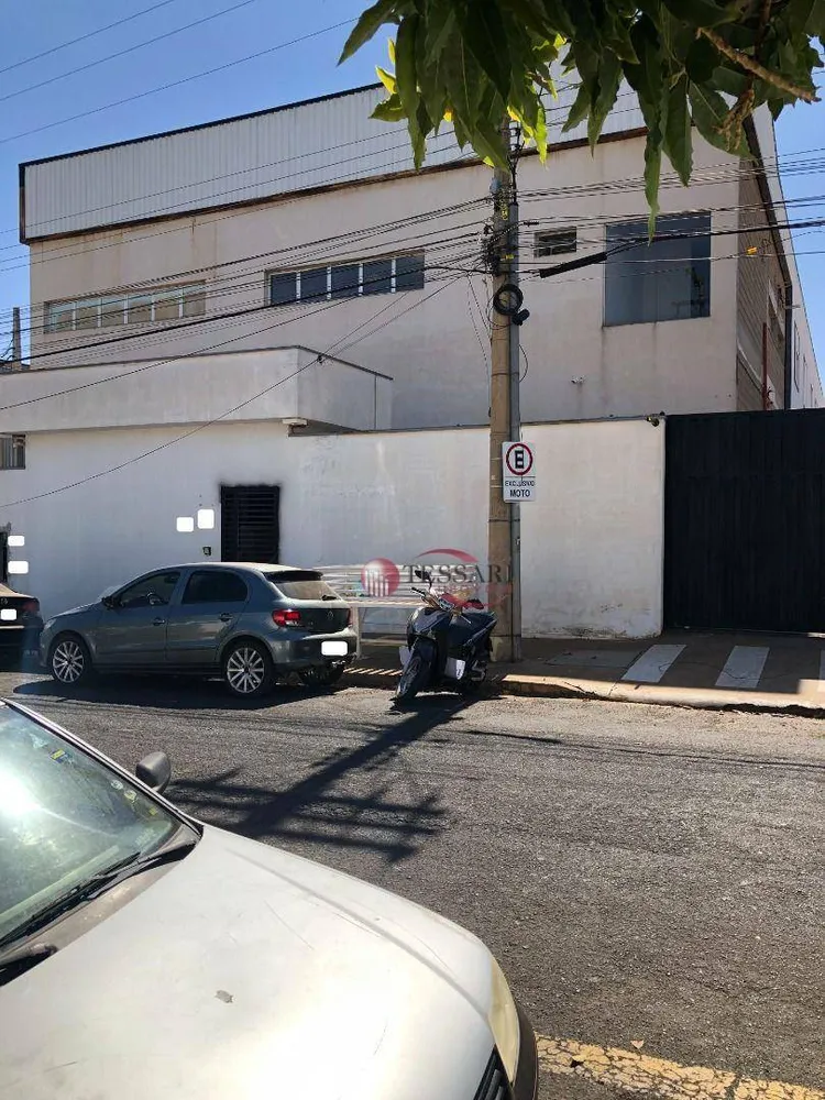 Loja-Salão, 2246 m² - Foto 1