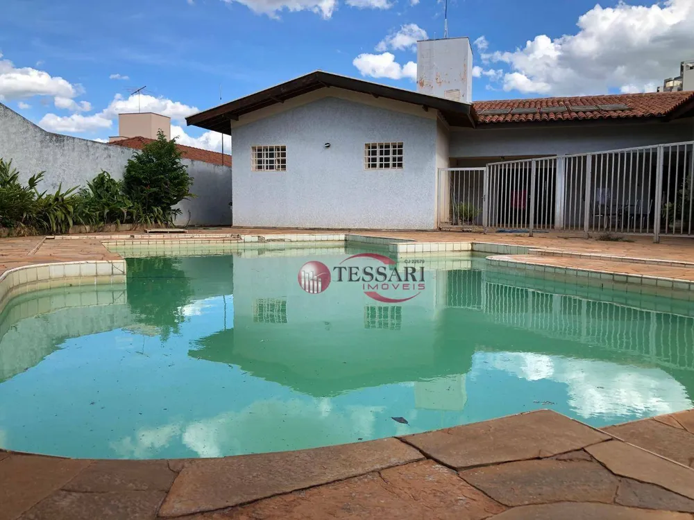 Casa, 3 quartos, 568 m² - Foto 1