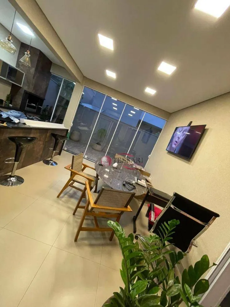 Casa, 3 quartos, 180 m² - Foto 1