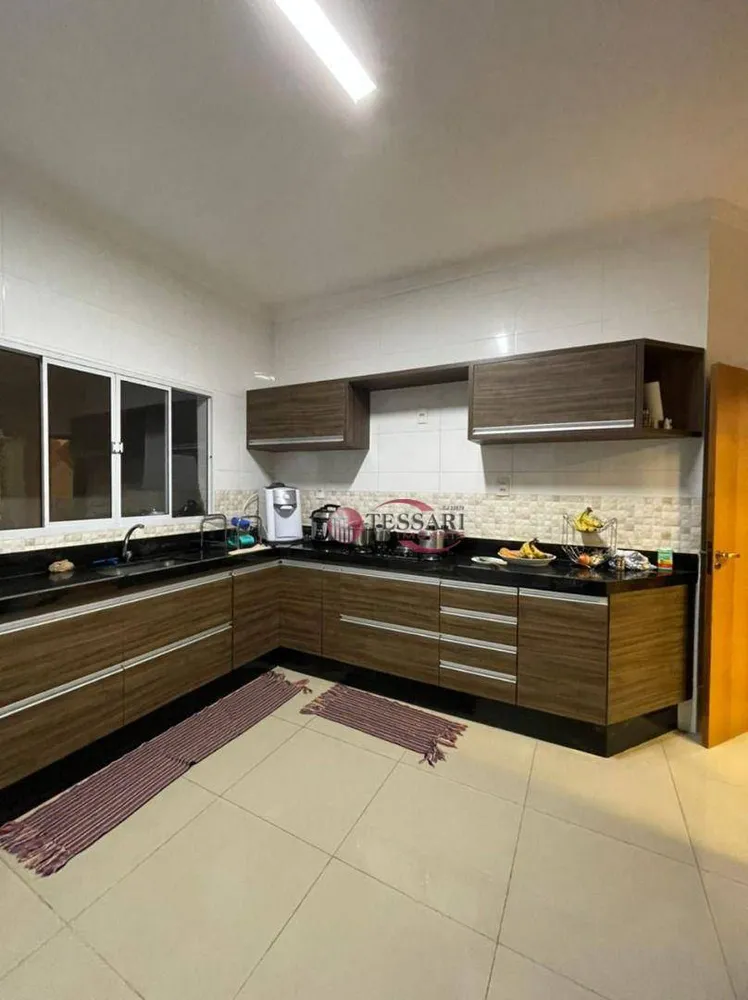 Casa, 3 quartos, 180 m² - Foto 2