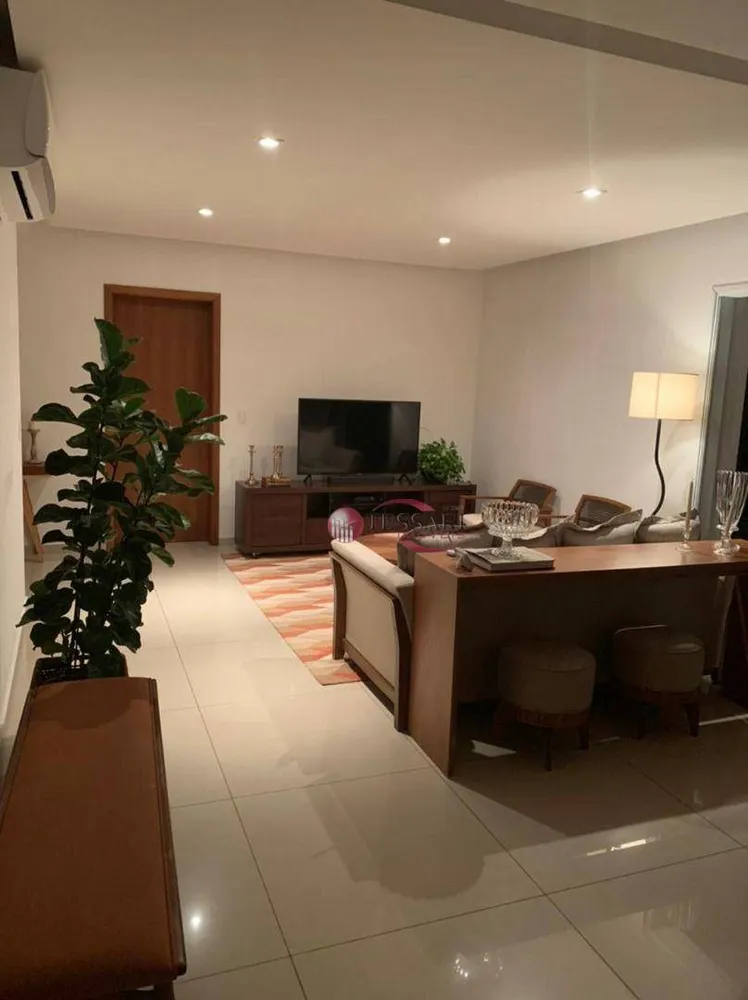 Apartamento, 3 quartos, 170 m² - Foto 1