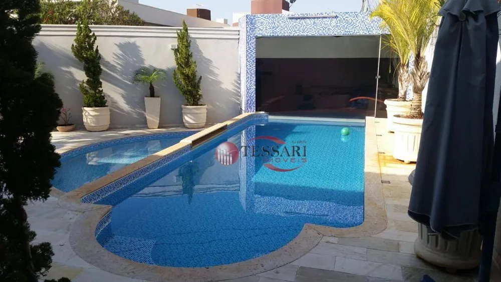 Casa, 4 quartos, 570 m² - Foto 1