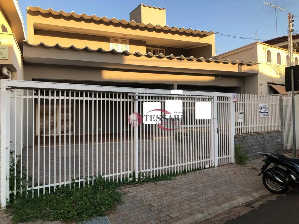 Casa, 4 quartos, 380 m² - Foto 1