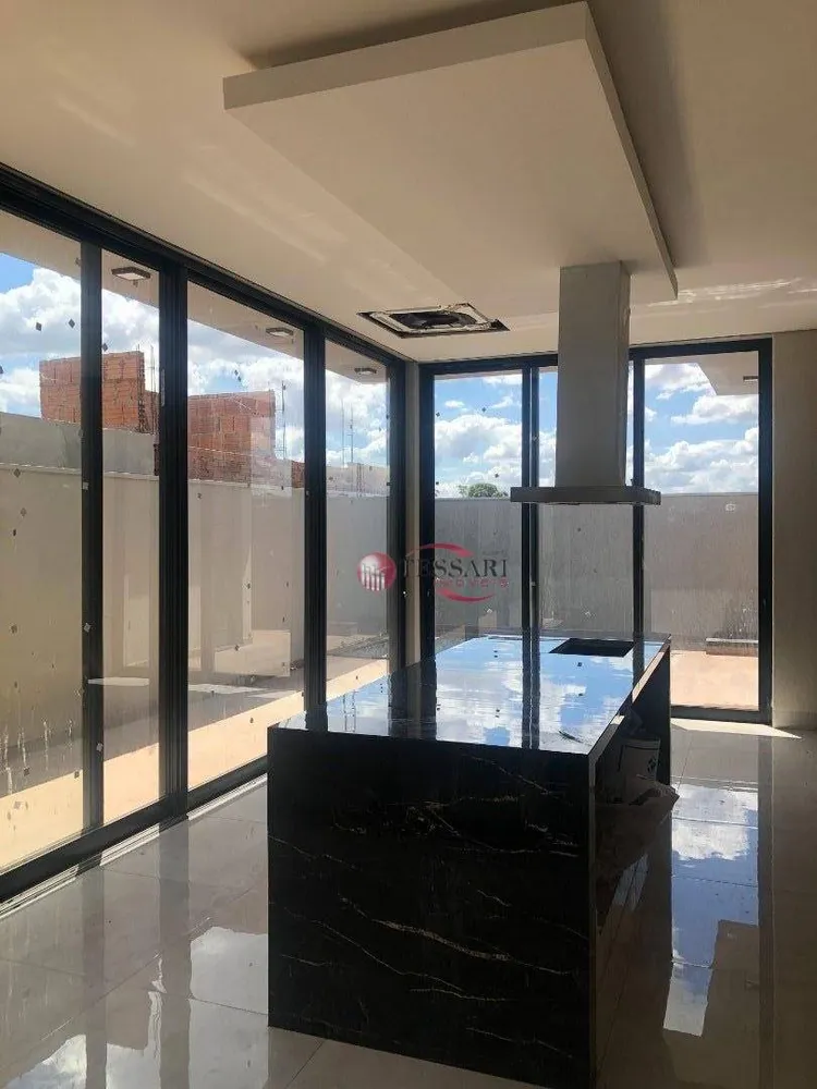 Casa, 3 quartos, 220 m² - Foto 2