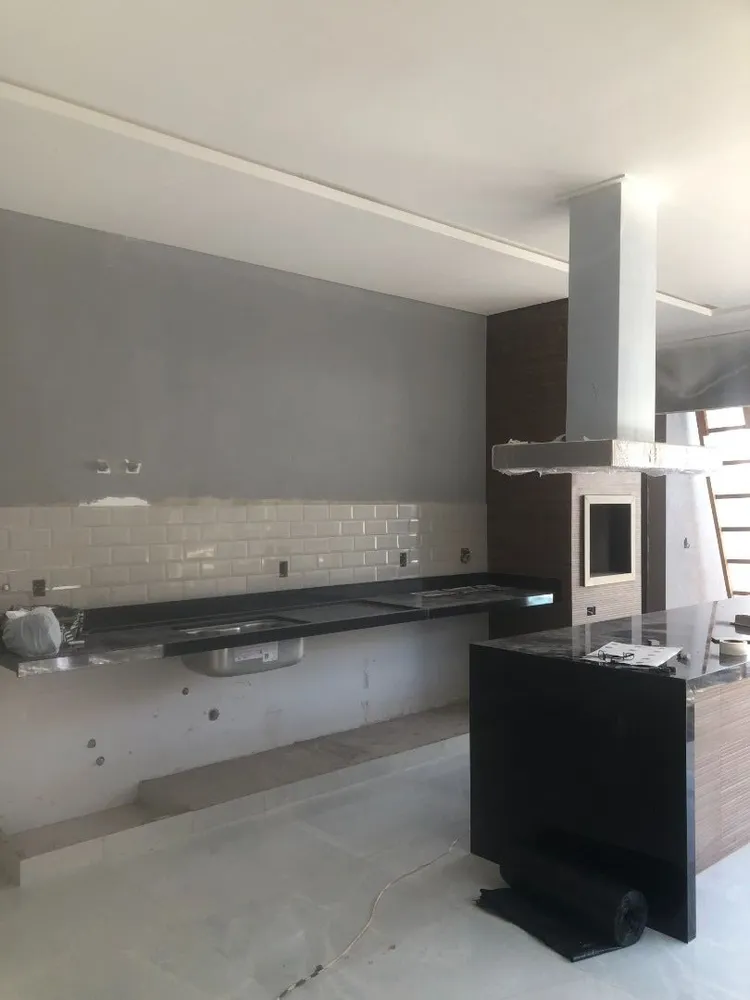 Casa, 3 quartos, 215 m² - Foto 4