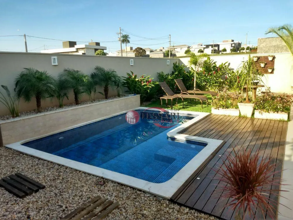 Casa, 3 quartos, 215 m² - Foto 1