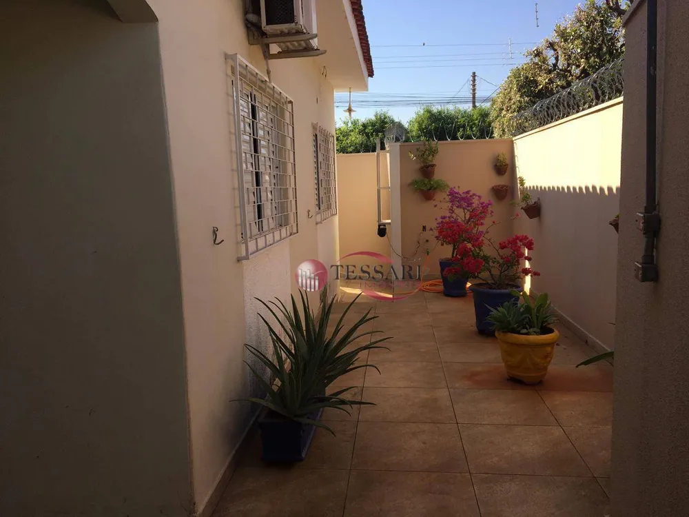 Casa, 3 quartos, 234 m² - Foto 2