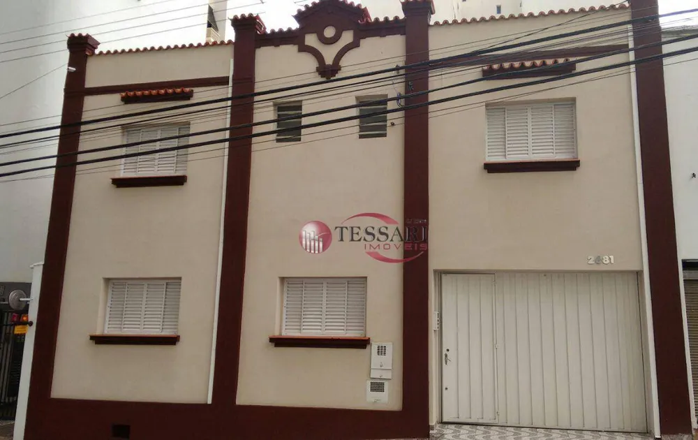 Casa, 6 quartos, 220 m² - Foto 1