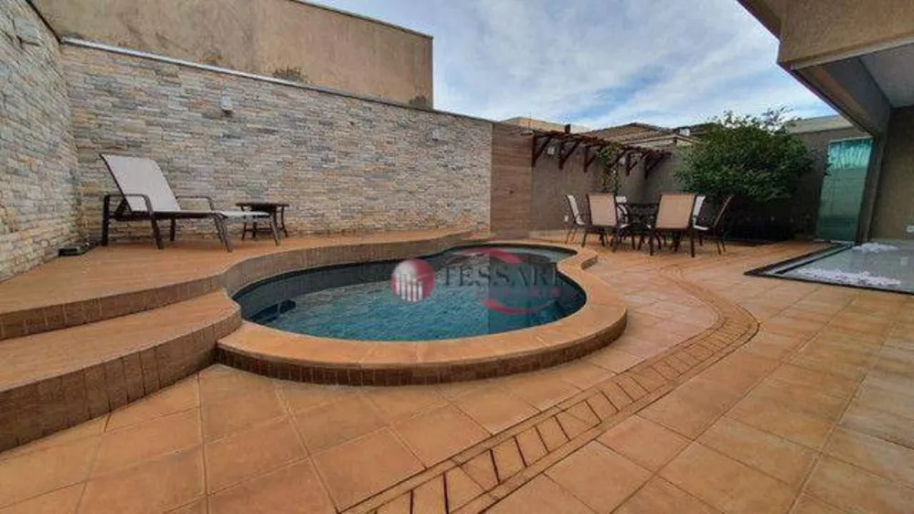Casa, 4 quartos, 320 m² - Foto 1