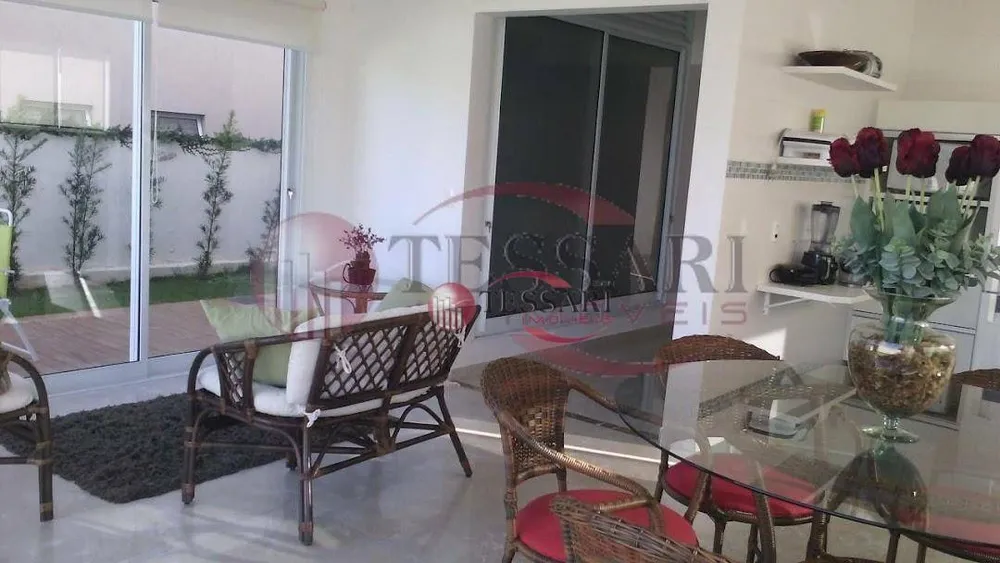 Casa, 3 quartos, 241 m² - Foto 1