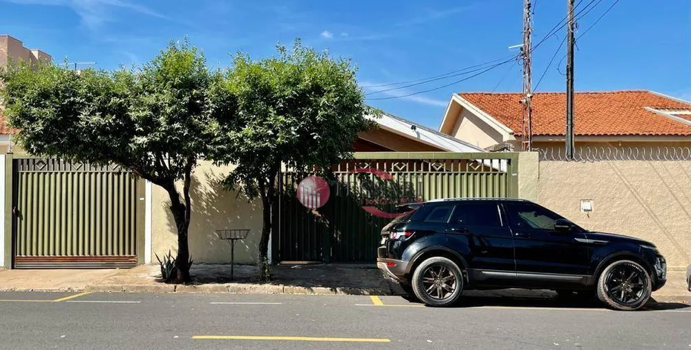 Casa, 3 quartos, 245 m² - Foto 1