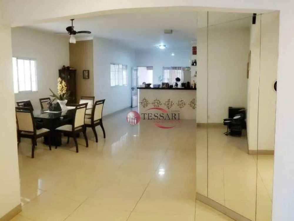 Casa, 3 quartos, 240 m² - Foto 3