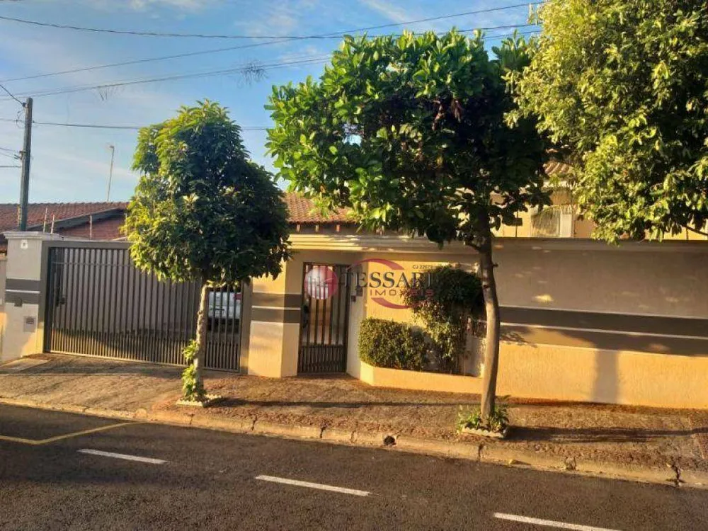 Casa, 3 quartos, 240 m² - Foto 1