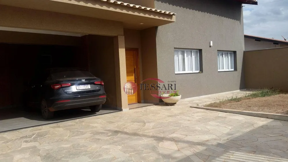 Casa, 3 quartos, 242 m² - Foto 2