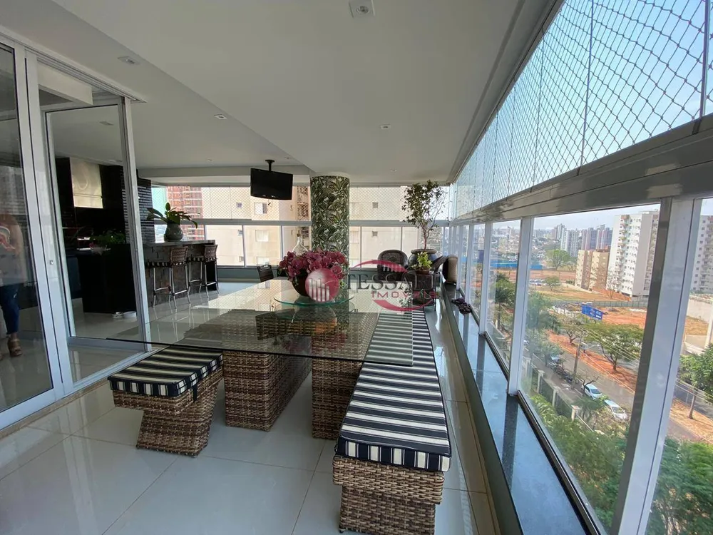 Apartamento, 3 quartos, 245 m² - Foto 2