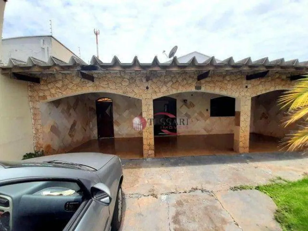 Casa, 3 quartos, 210 m² - Foto 2