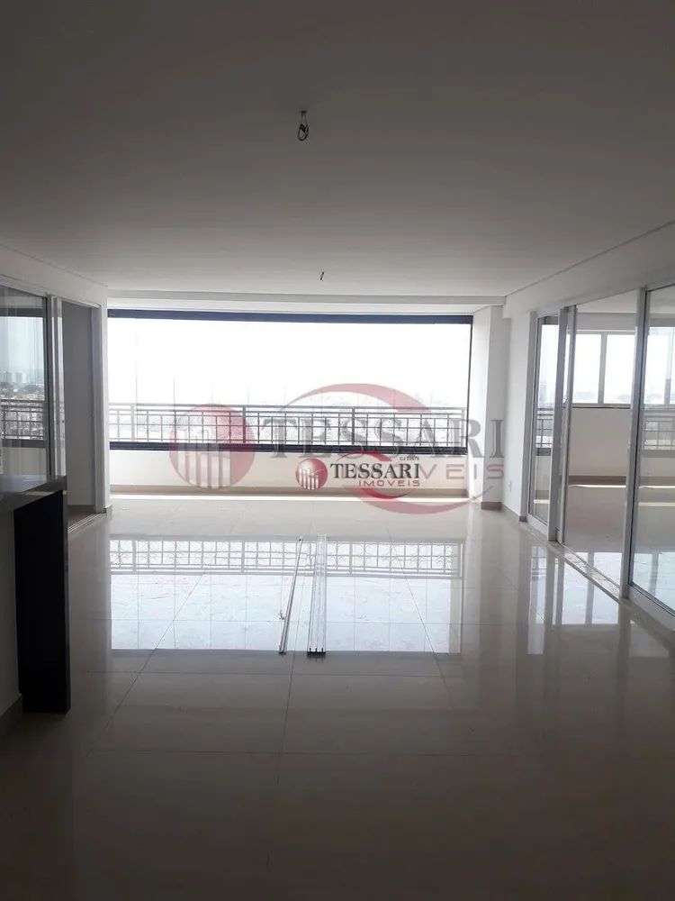 Apartamento, 3 quartos, 260 m² - Foto 1