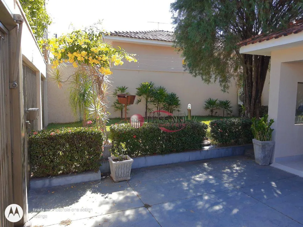 Casa, 3 quartos, 240 m² - Foto 1