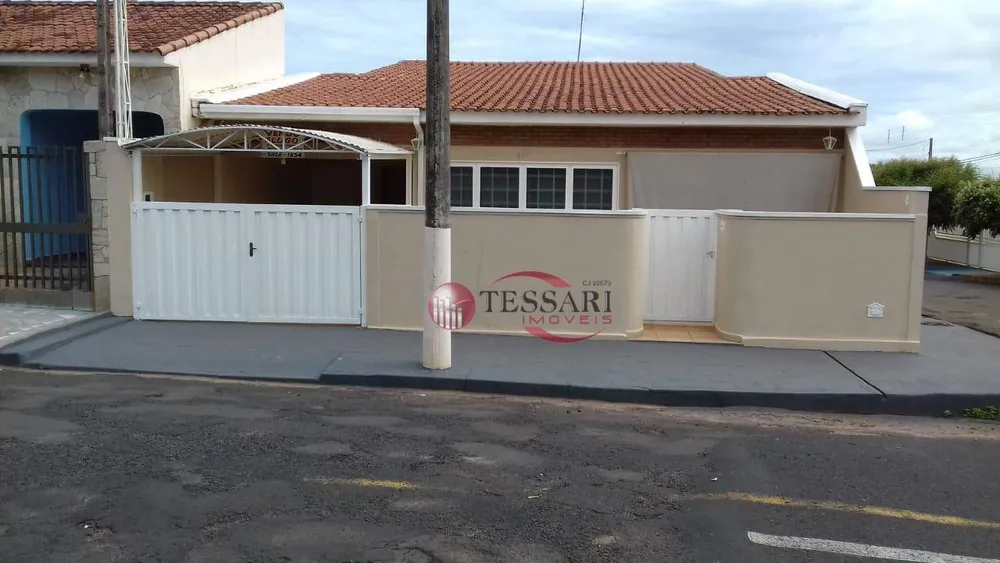 Casa, 3 quartos, 200 m² - Foto 1