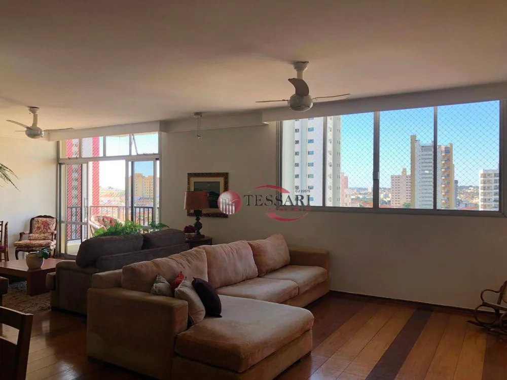 Apartamento, 3 quartos, 190 m² - Foto 1