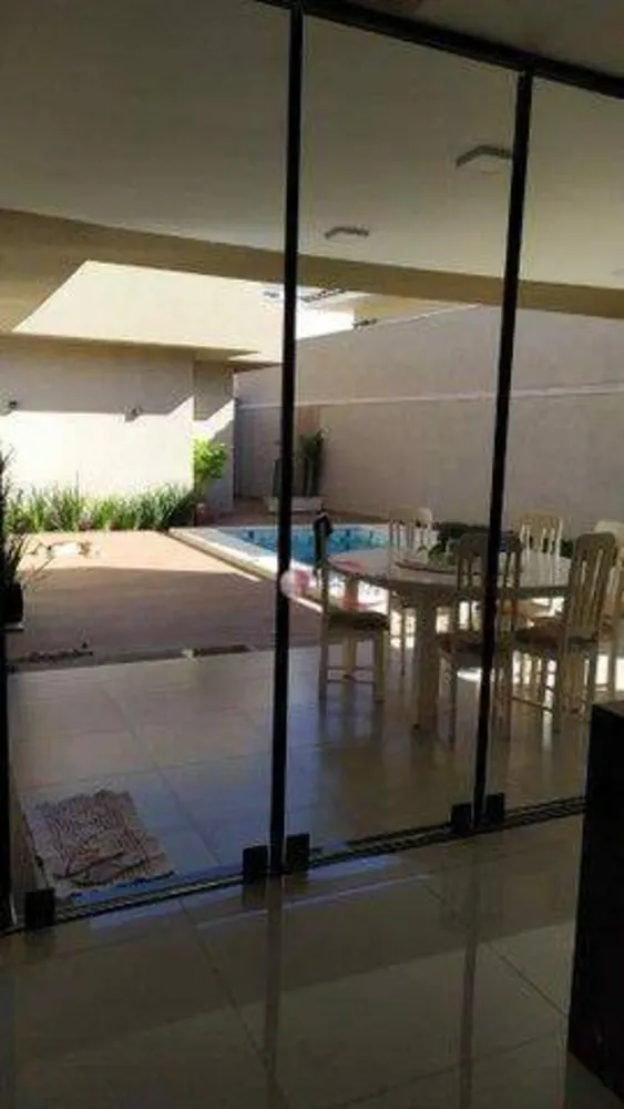 Casa, 3 quartos, 240 m² - Foto 2