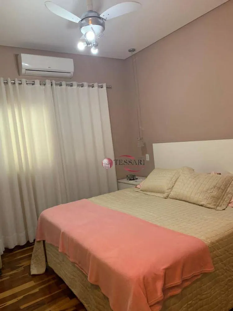 Casa, 3 quartos, 210 m² - Foto 1