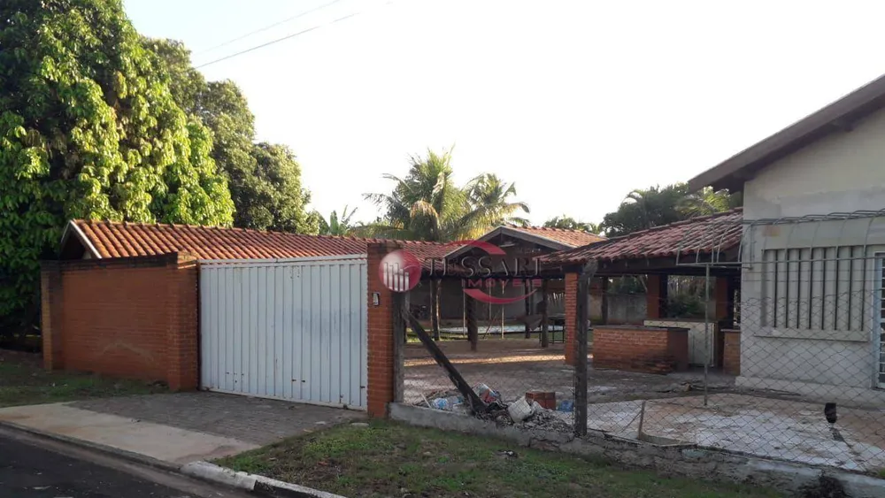Chácara, 3 quartos, 1620 m² - Foto 1