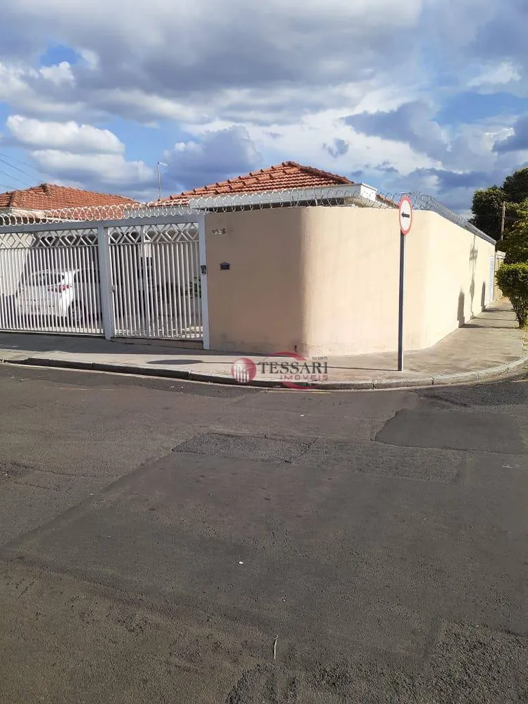 Casa, 3 quartos, 242 m² - Foto 2