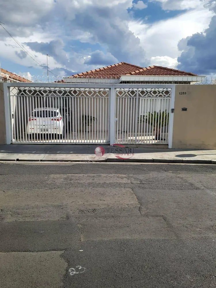 Casa, 3 quartos, 242 m² - Foto 1