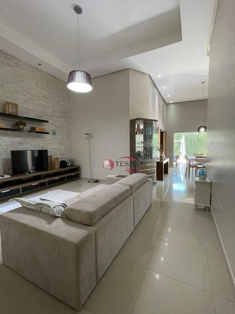 Casa, 3 quartos, 199 m² - Foto 2
