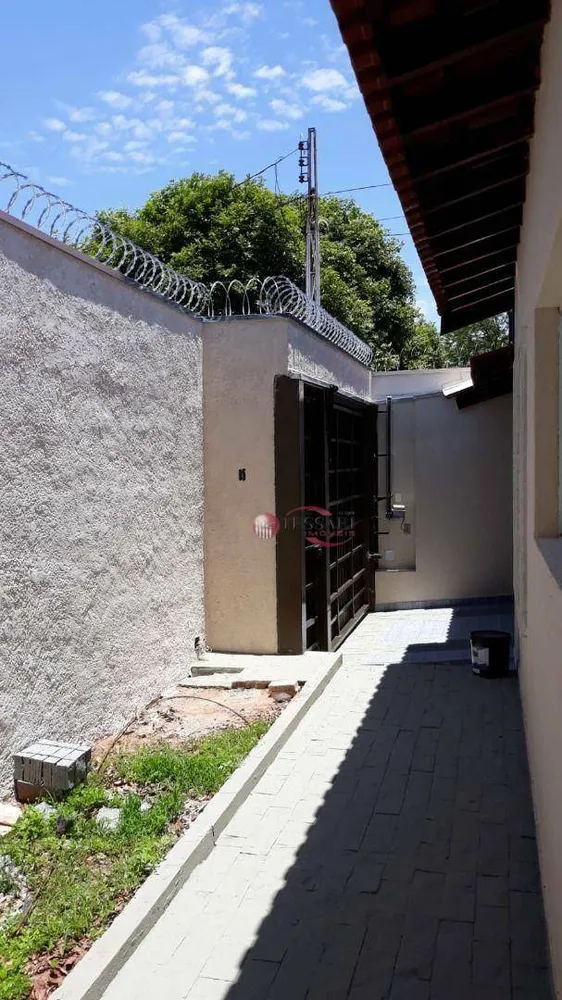Casa, 3 quartos, 242 m² - Foto 1