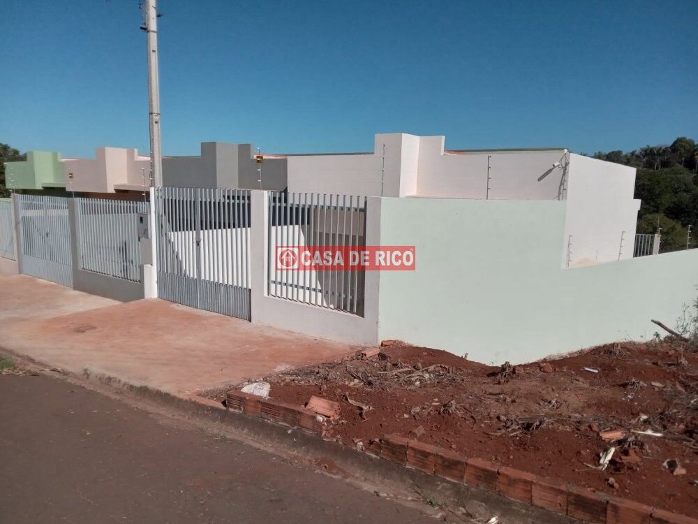 Casa à venda com 2 quartos, 60m² - Foto 4