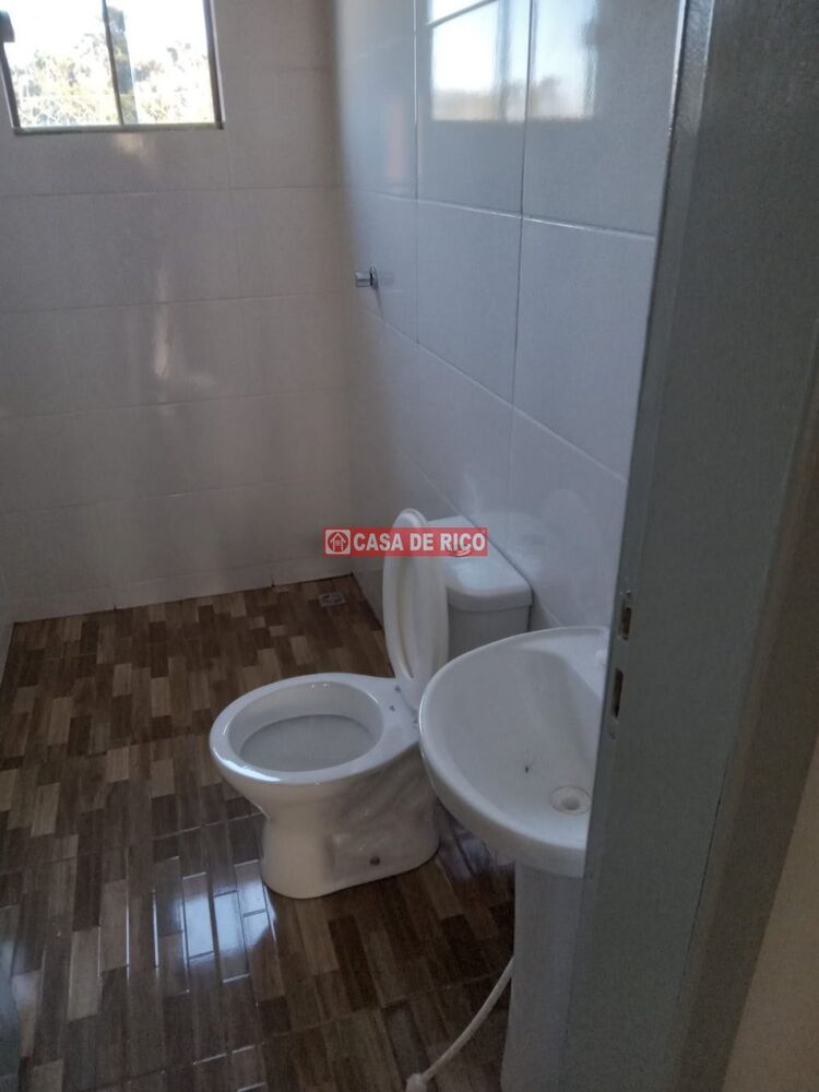 Casa à venda com 2 quartos, 60m² - Foto 1