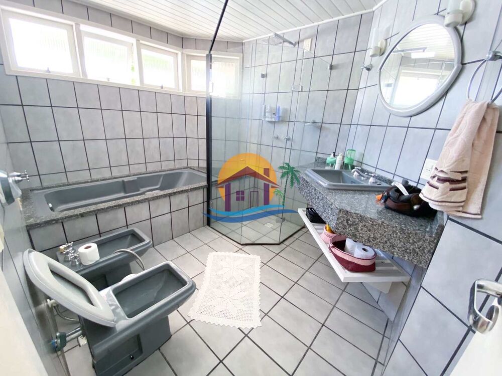 Casa à venda com 5 quartos, 450m² - Foto 2