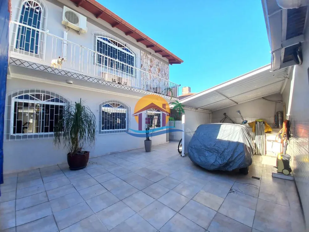 Casa, 3 quartos, 210 m² - Foto 1