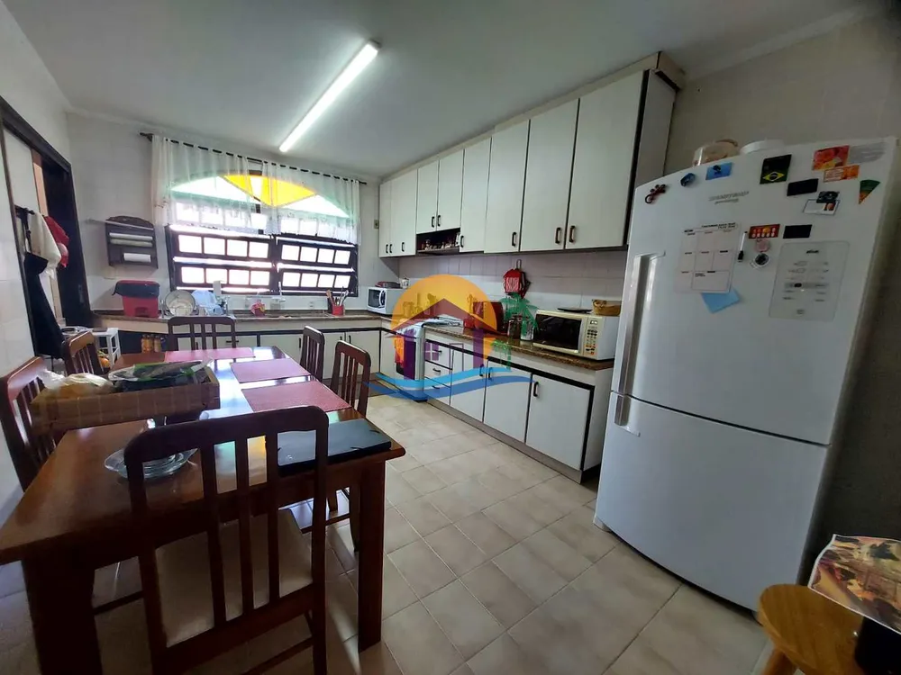 Casa, 5 quartos, 242 m² - Foto 3