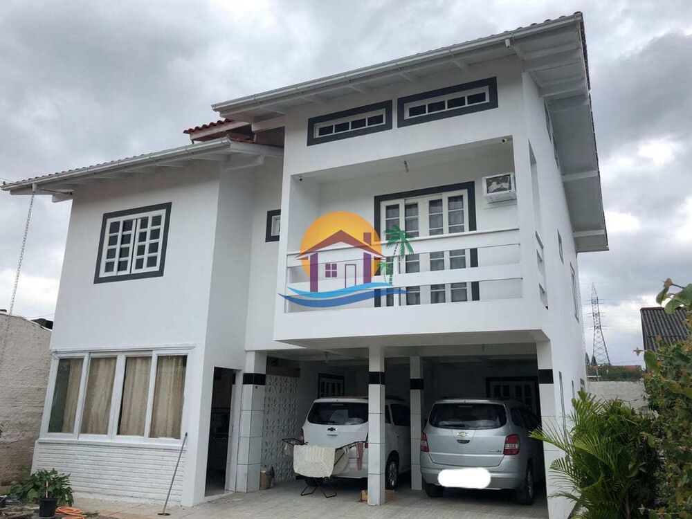 Casa, 7 quartos, 244 m² - Foto 1