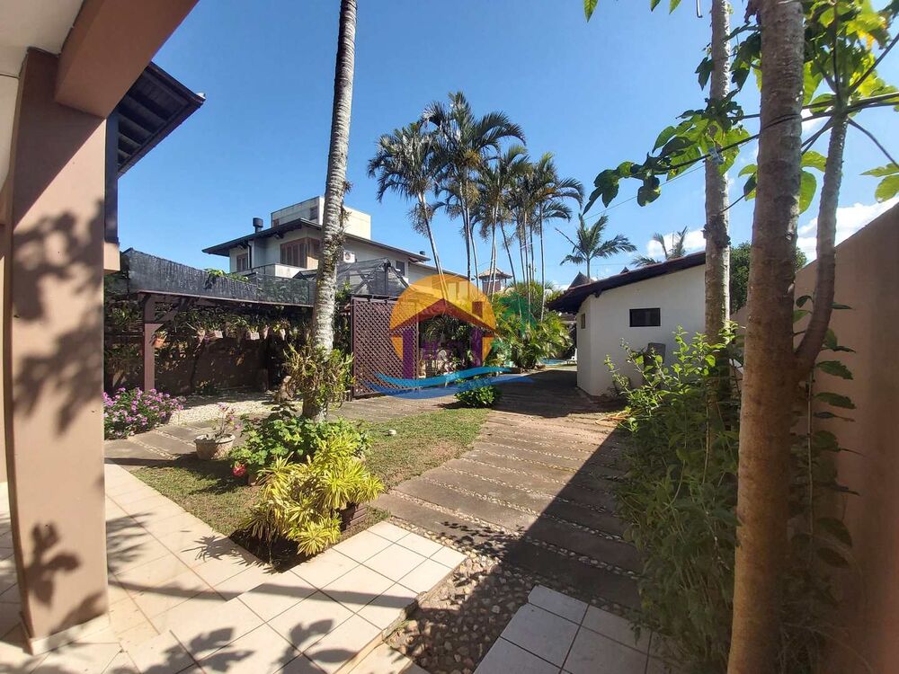 Casa, 5 quartos, 230 m² - Foto 1