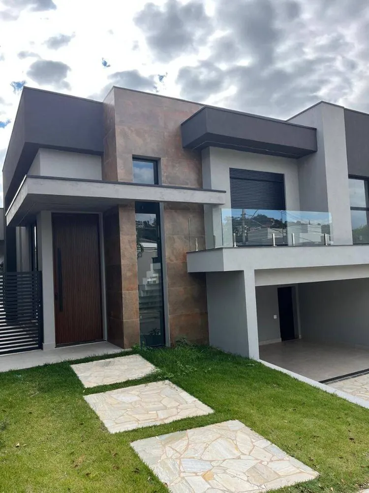 Casa, 3 quartos, 233 m² - Foto 1