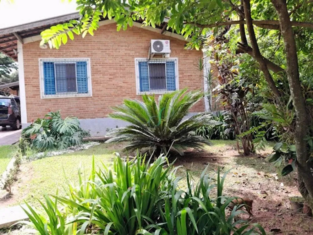 Chácara, 4 quartos, 882 m² - Foto 1