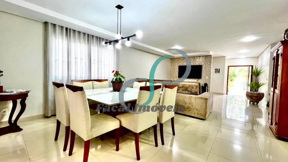 Casa, 3 quartos, 222 m² - Foto 4