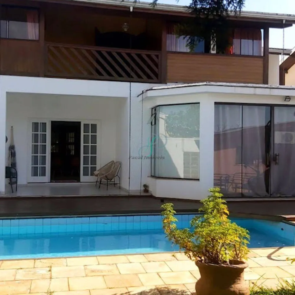 Casa, 5 quartos, 330 m² - Foto 1