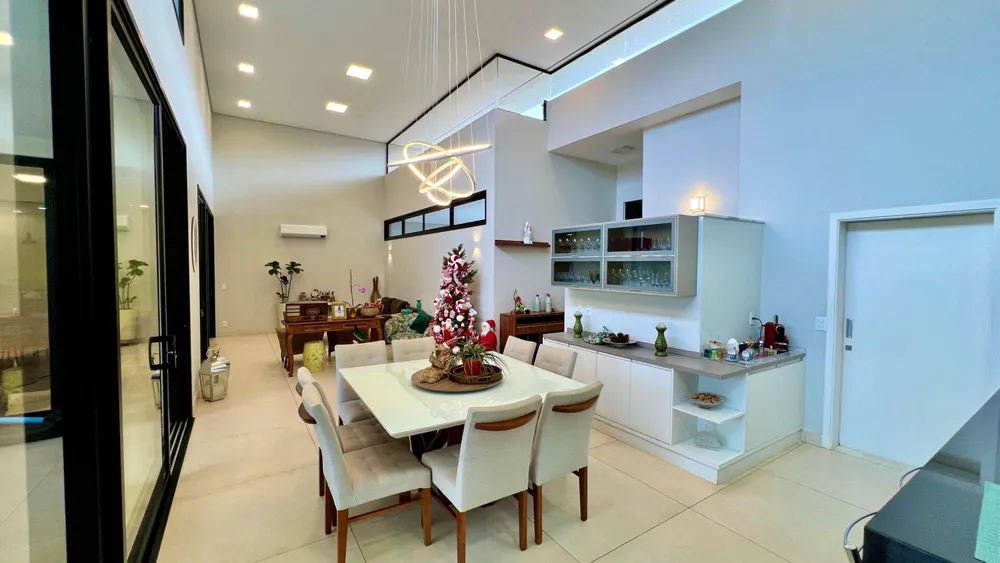 Casa, 3 quartos, 313 m² - Foto 1