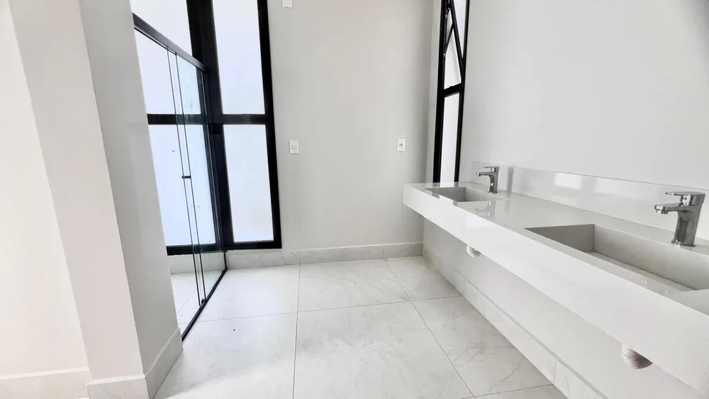 Sobrado, 3 quartos, 251 m² - Foto 2